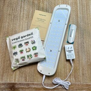 Vegö Garden Classic Grow Light Kit with Seed Pack